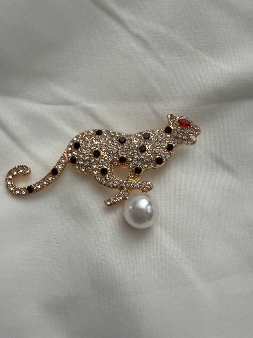 Gold Crystal Leopard Brooch with Pearl Accent - Women's Jewelry